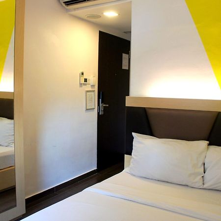 Amaris Hotel By Santika, Bugis - Singapore Exterior photo