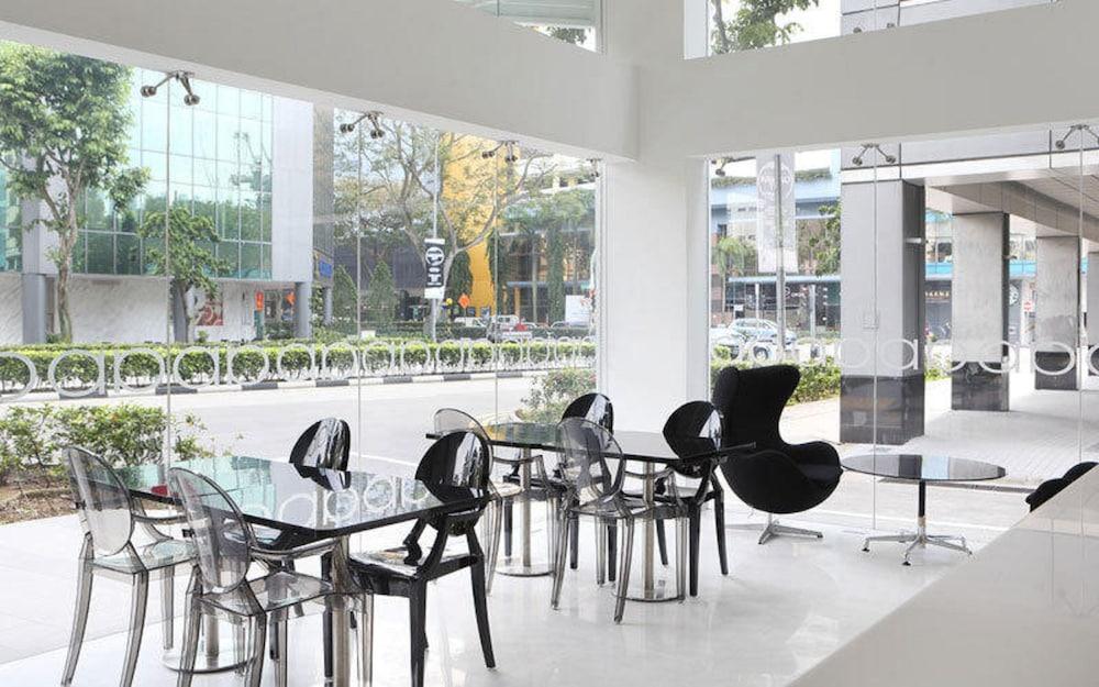 Amaris Hotel By Santika, Bugis - Singapore Exterior photo